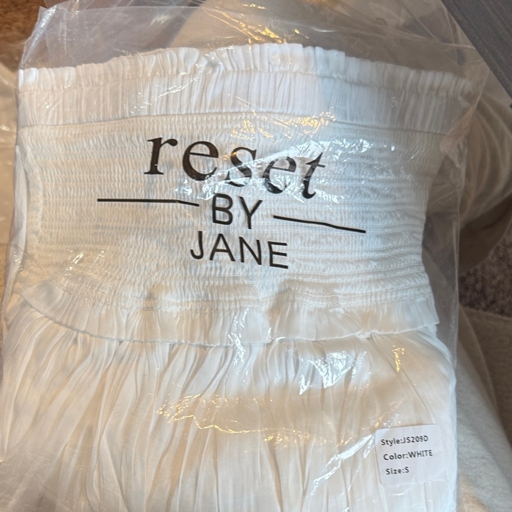 Reset By Jane Silky Amore White Ruffled Mini Skirt NWT, Size Small - Picture 4 of 6